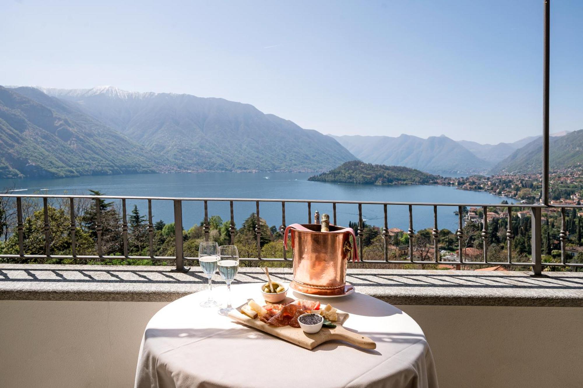 Alveluu Ristorante E Suites Тремеццо Экстерьер фото